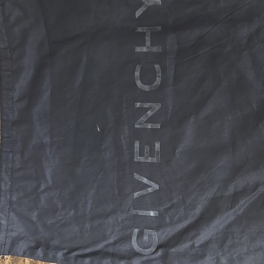 AUTHENTIC Givenchy Textured Cream Pouch with Gold Zipper - Picture 10 of 10